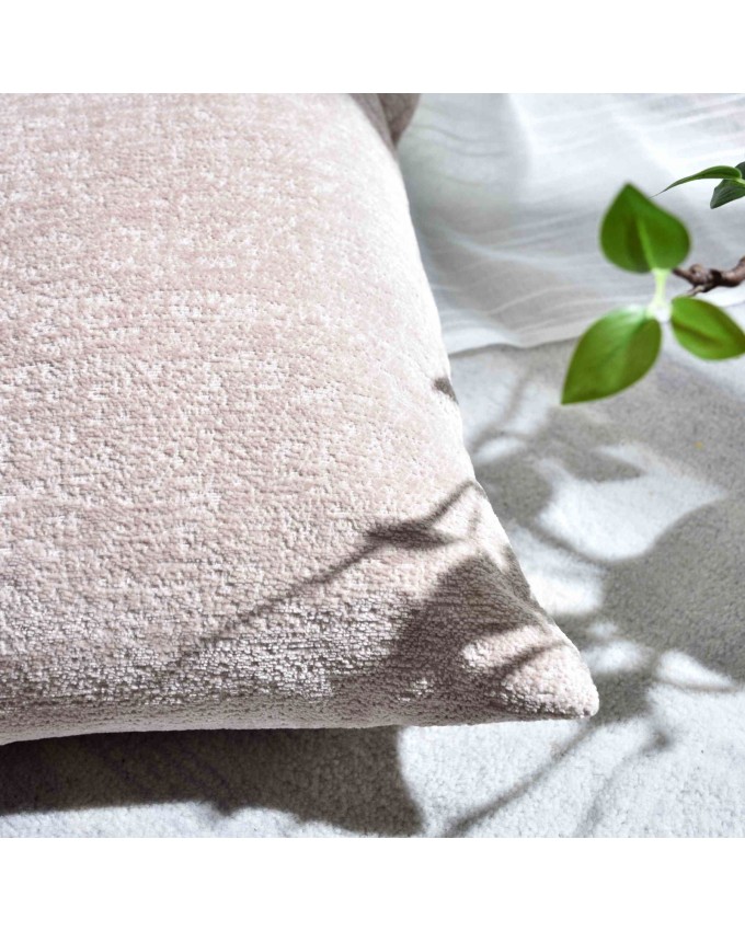 Възглавница с пълнеж 45х45 см. от шенил „Нюрнберг“ със скрит цип– мека, издръжлива и елегантна, цвят Пясъчен код-202420K-001